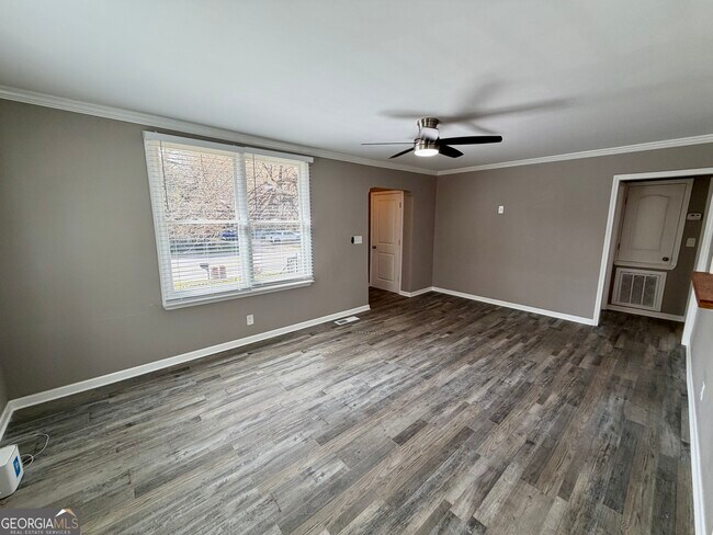 Foto del edificio - 2912 Glenwood Ave SE