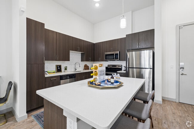 Welcome to The Monarch Medical District - The Monarch Medical District Apartments
