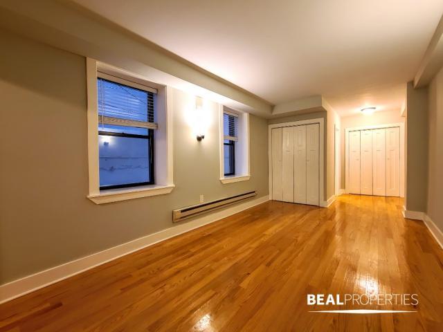 Foto del edificio - 0 bedroom in CHICAGO IL 60610