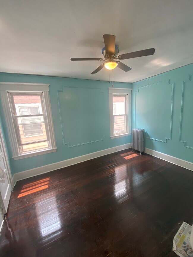 Bedroom - 774 E 24th St
