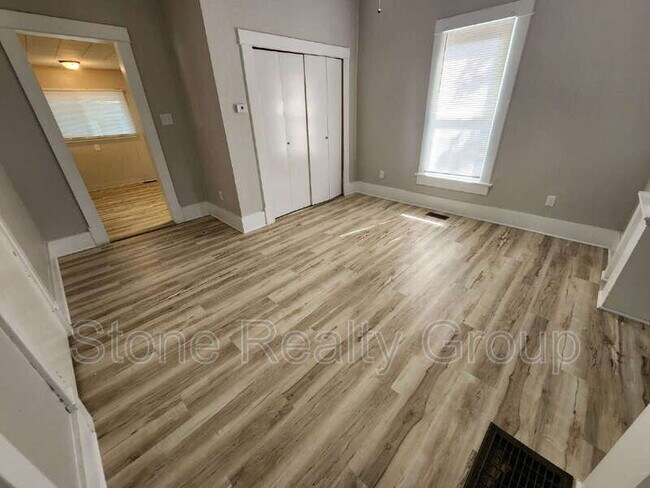 Building Photo - 2538 Dean Ave