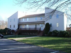 Building Photo - 660 Point Judith Rd
