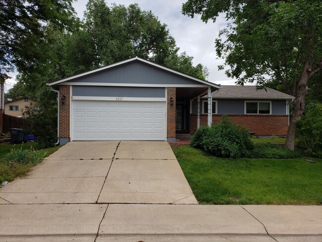 BEAUTIFUL HOME IN BROOMFIELD WITH FENCED IN YARD - AVAILABLE 8/6/26 - BEAUTIFUL HOME IN BROOMFIELD WITH FENCED IN YARD - AVAILABLE 8/6/26