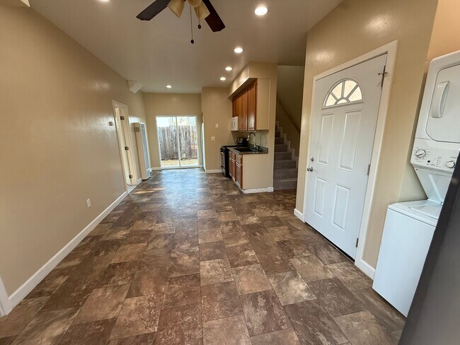 Foto del edificio - 5448 Mary Lane Dr