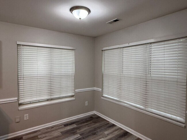 Foto del edificio - 6617 Cedar Cliff Dr