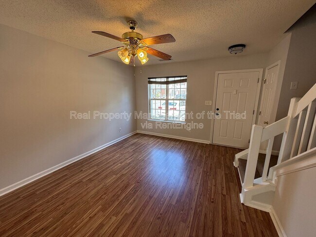Foto del edificio - 255 Malamute Ln