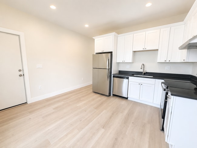 Photo - 18840 SE Mildred St (Portland, OR) Townhome