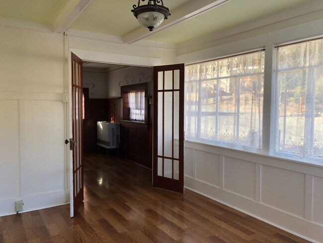 Foto del edificio - Historic 2-bedroom, 1.5 bath home in the h...