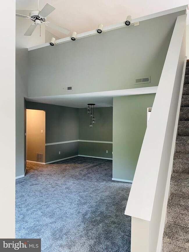 Foto del edificio - 1504 Hawthorne Ct