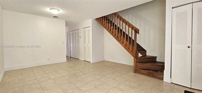 Foto del edificio - 9728 NW 14th St