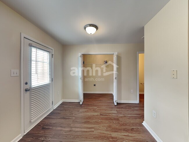 Building Photo - 39 Wolf Creek Lane