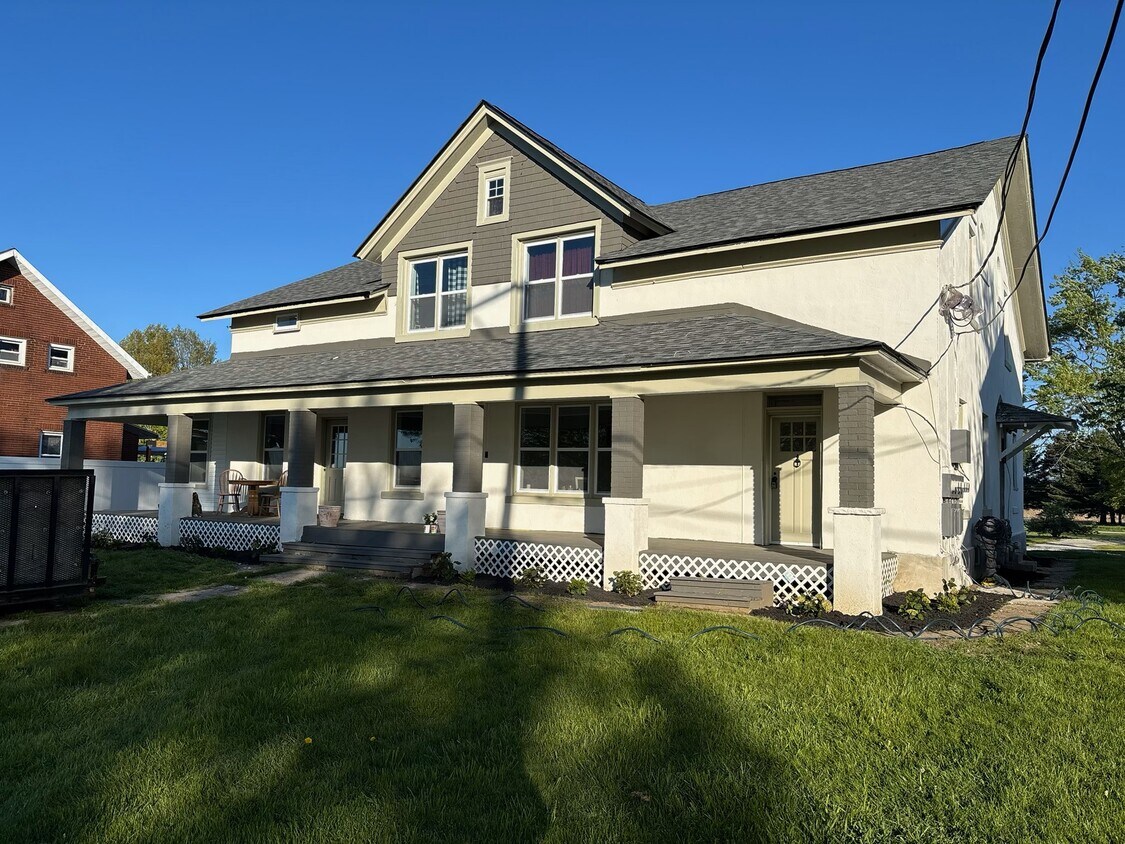 Foto principal - 9106 Columbus Rd NE