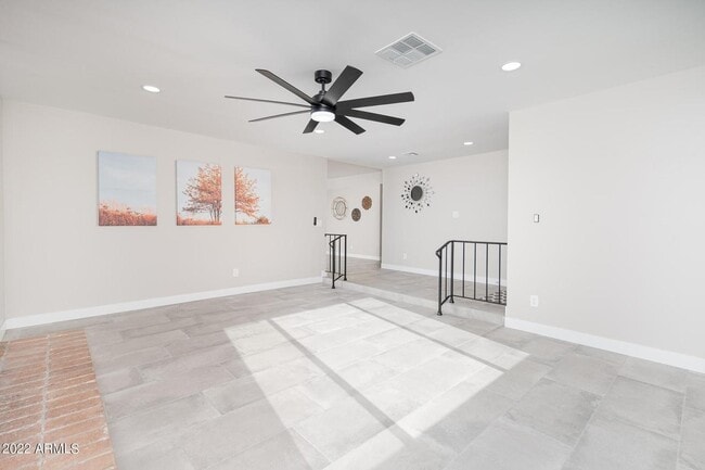 Building Photo - 9209 N 48th Dr