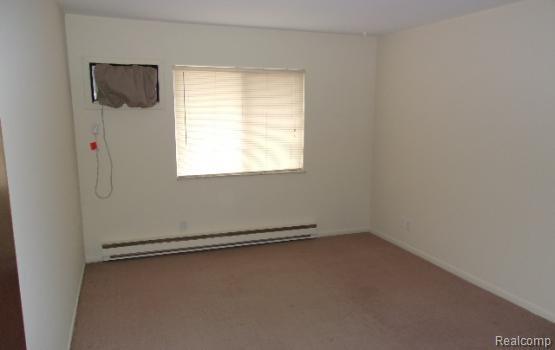 Building Photo - 839 N Main St