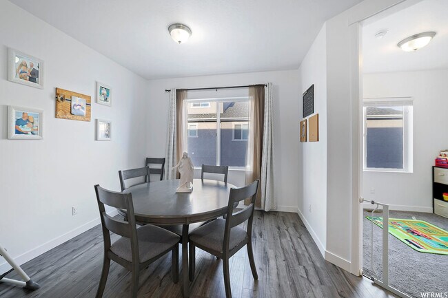 Building Photo - 15287 S Tack Way
