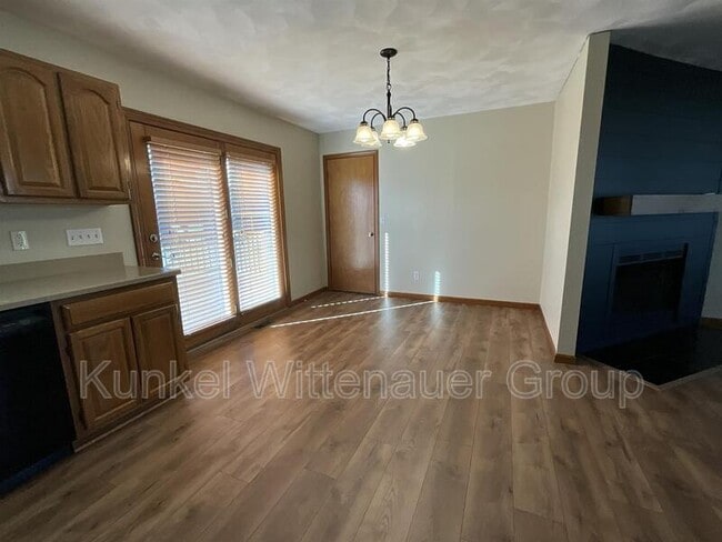 Building Photo - 19 Christine Dr