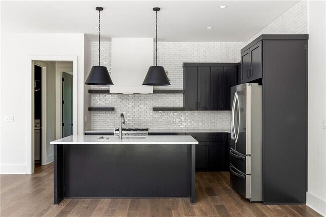 Foto del edificio - 10900 Serenbe Ln