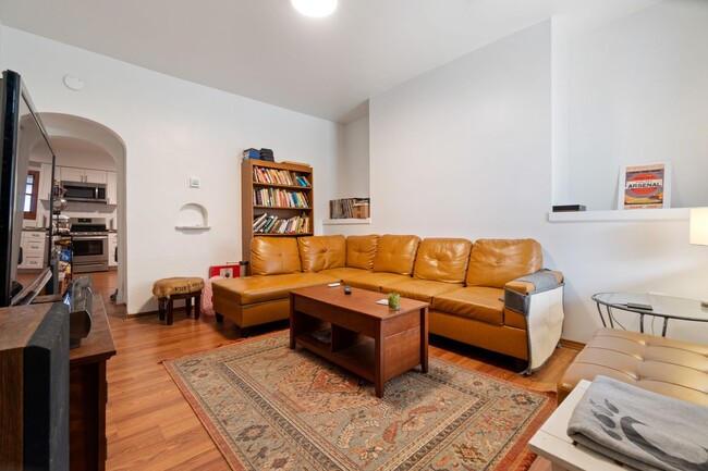 Foto del edificio - Beautiful 2 bed, 2 bath, Amazing Millvale ...