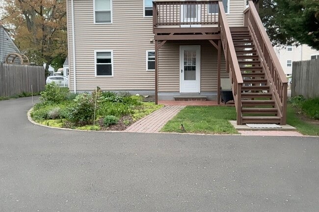 Building Photo - 23 Mariners Ln