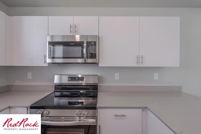 Foto del edificio - Inviting 2 Bedroom End Unit Condo - Pet Friendly!