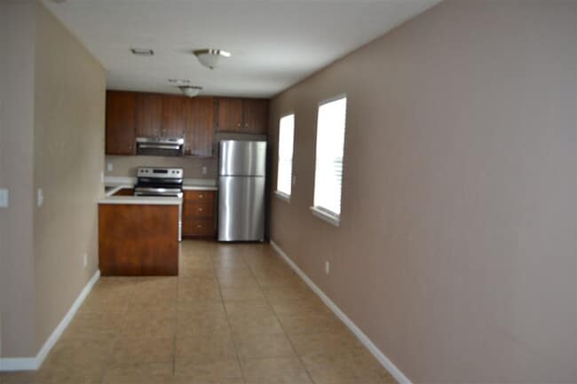 Building Photo - 285 Dixie Dr