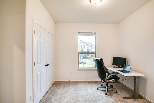 Foto del edificio - 1924 Stringer Pass