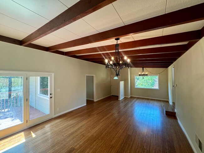 Foto del edificio - Spacious Home Located in Great Lafayette N...