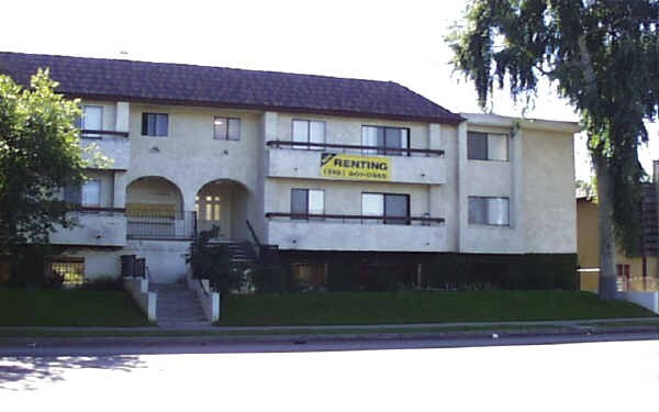 Building Photo - 13812 Vanowen