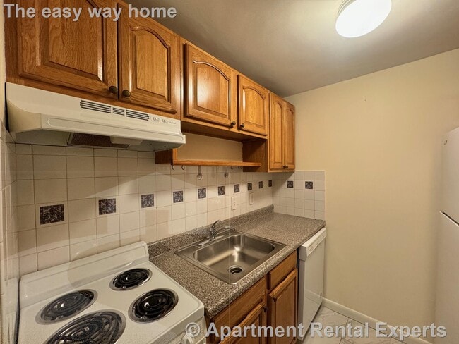 Building Photo - 80 Highland Ave