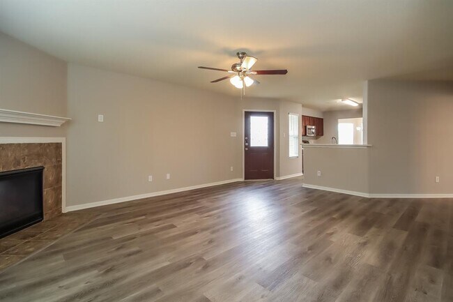 Building Photo - 16746 Warbler Dr