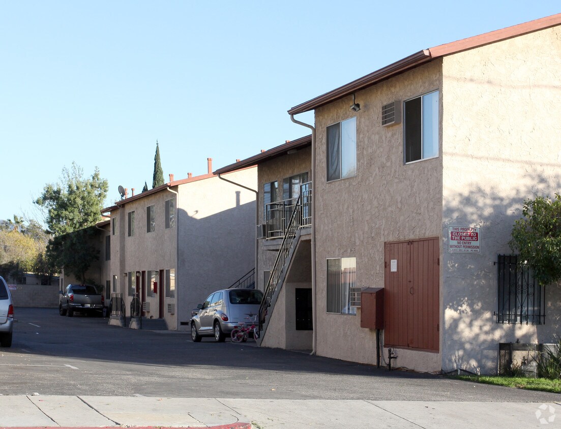 Foto del edificio - 7820 Laurel Canyon Blvd