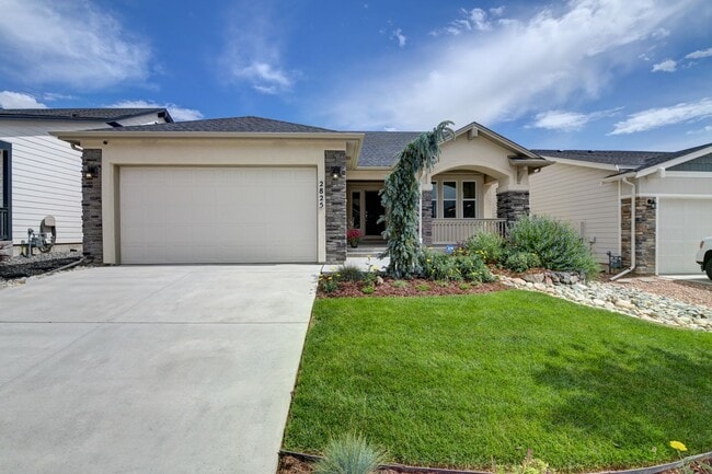 Building Photo - Beautiful "like new" home available for re...