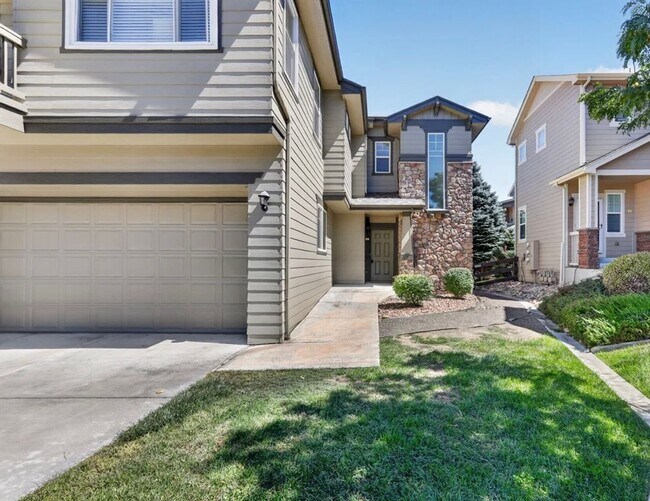 Foto del edificio - 12930 Grant Cir W