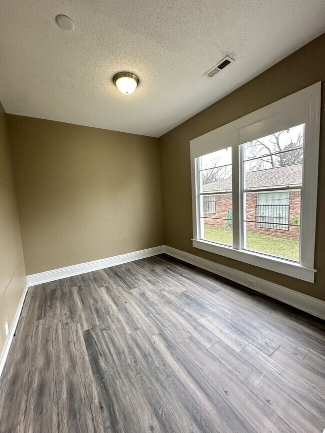 Building Photo - 1213 Alabama Ave SW