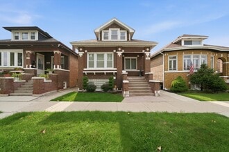 Building Photo - 2240 Highland Ave