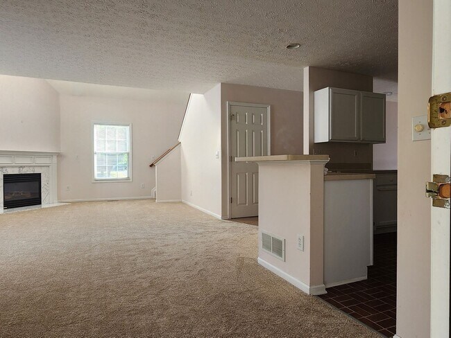 Foto del edificio - 3 spacious bedroom Condo in Lewis Center/P...