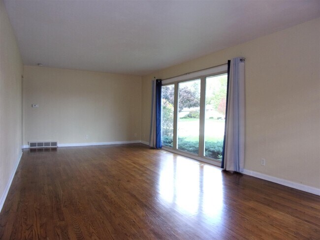 Foto del edificio - 1031 Carlton Dr