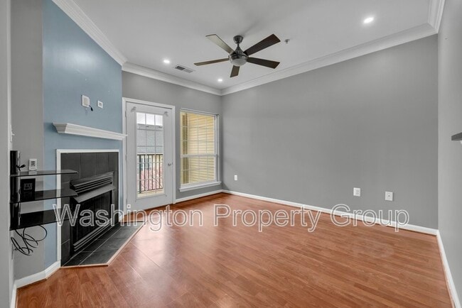 Building Photo - 4854 Eisenhower Ave