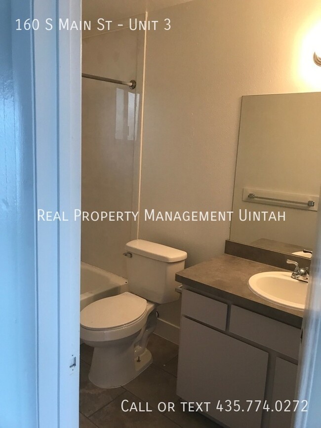Building Photo - Rosewood Apartments 160 W Main St #3 Roose...