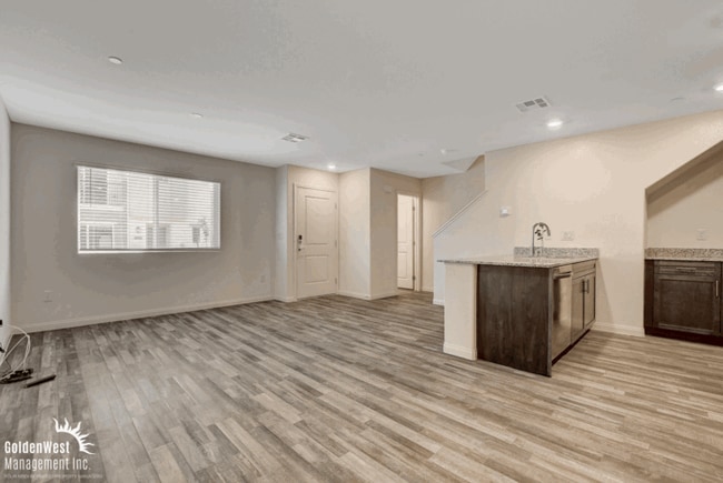 Building Photo - Impeccably Maintained 3Bdm 2Ba Townhome in...