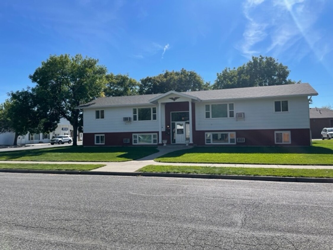 Primary Photo - 1404 Yellowstone Ave