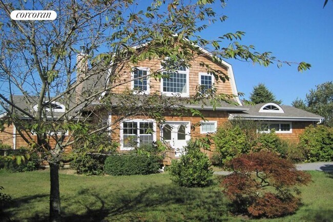 Foto del edificio - 41 Fairbanks Ct