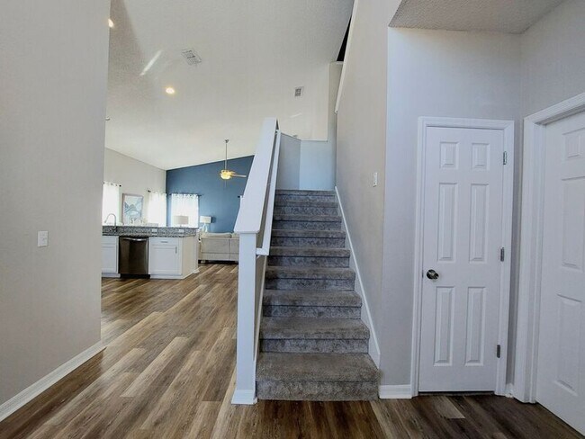 Foto del edificio - 602 Bloomingdale Dr