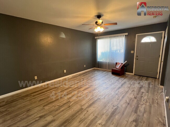 Building Photo - 6335 N 105th St
