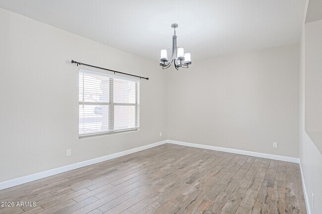 Foto del edificio - 15569 W Gelding Dr