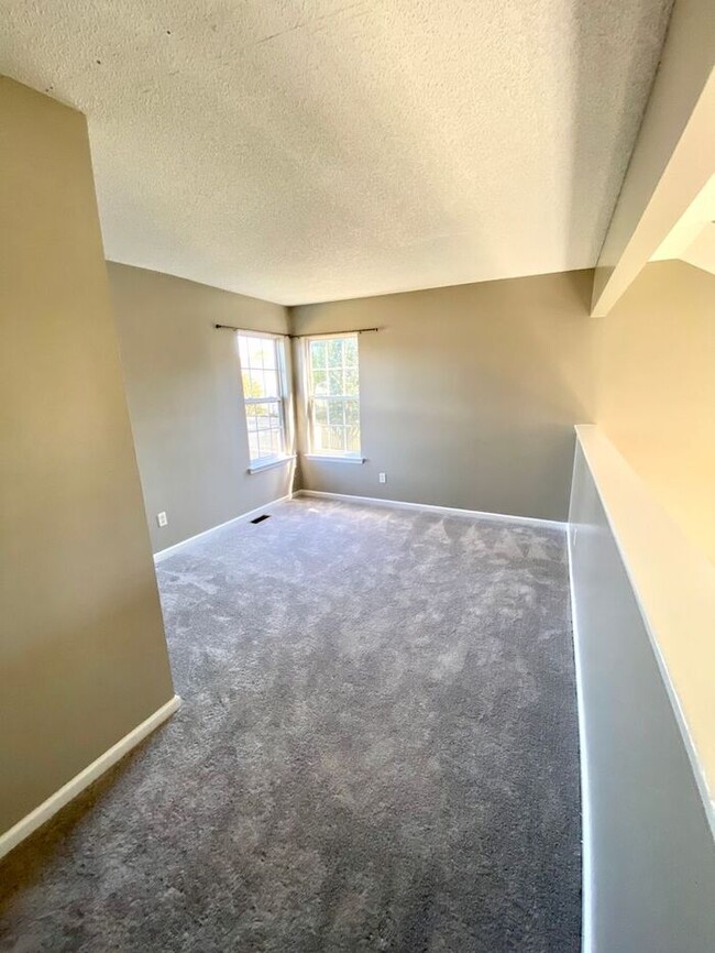 Building Photo - 4324 Bubbling Brook Ct