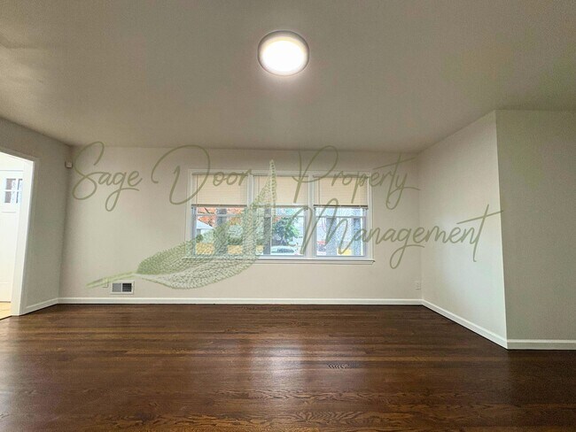 Building Photo - WELCOME HOME TO COMFORT & STYLE