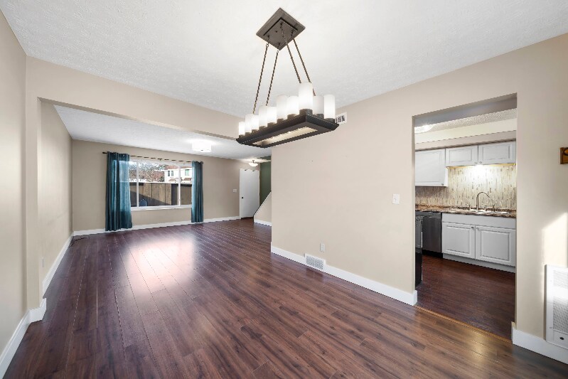 Foto principal - 7050 Chillicothe Rd