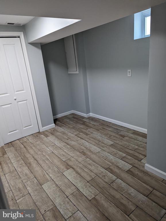 Foto del edificio - 9033 Old Court Rd