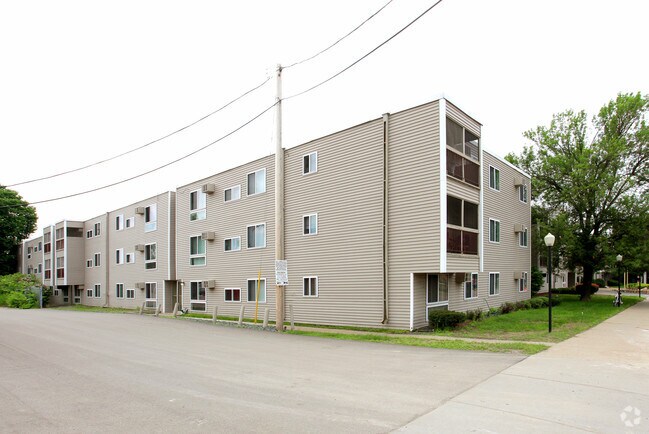 Woodhaven Apartaments - ReNew Minnehaha